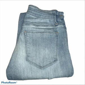 Daytrip light wash jeans size 24.  Frayed hem